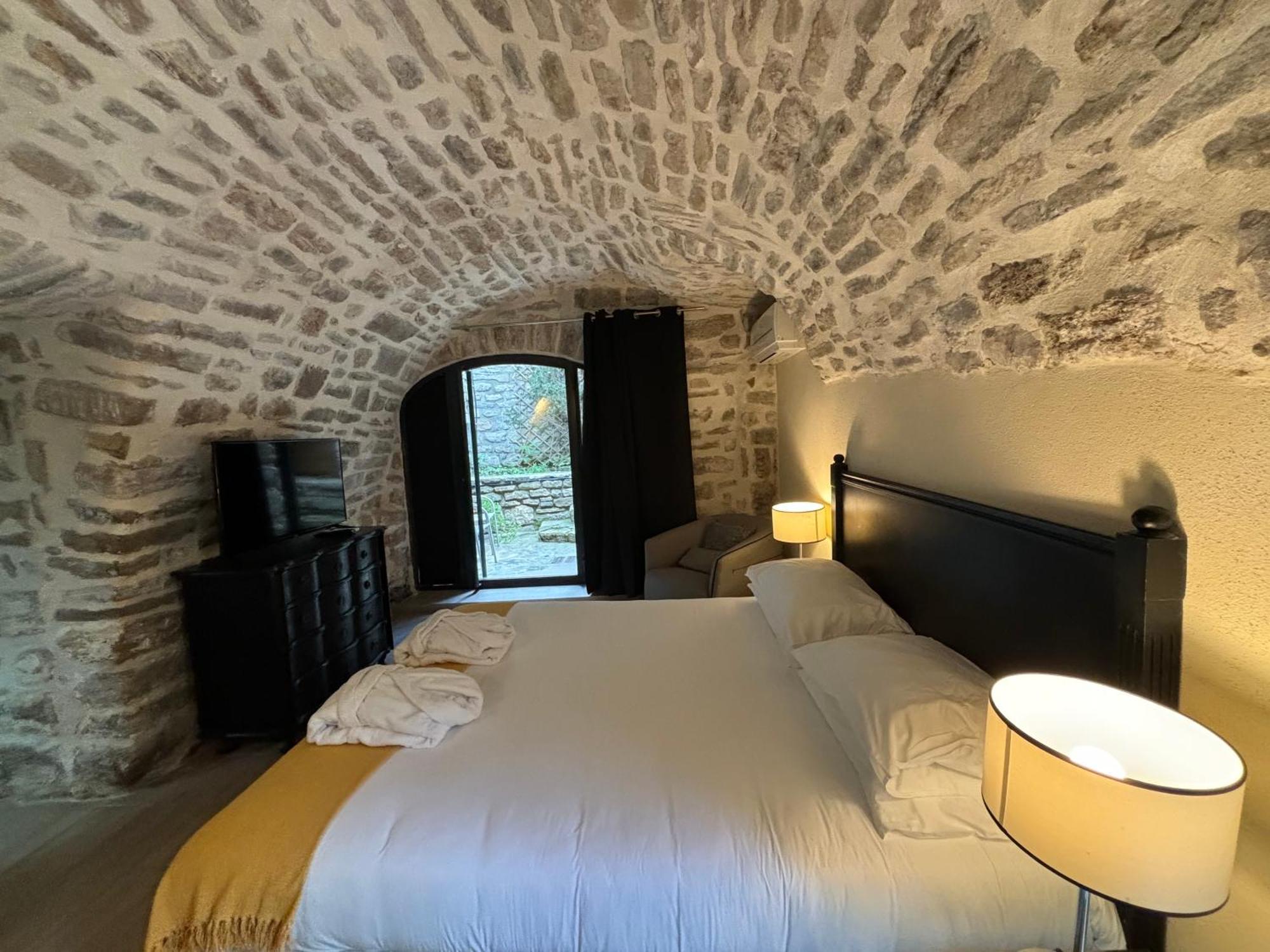 La Maison Des Vendangeurs: Jacuzzi Spa & Seasonal Pool Retreat Martignargues Exterior photo